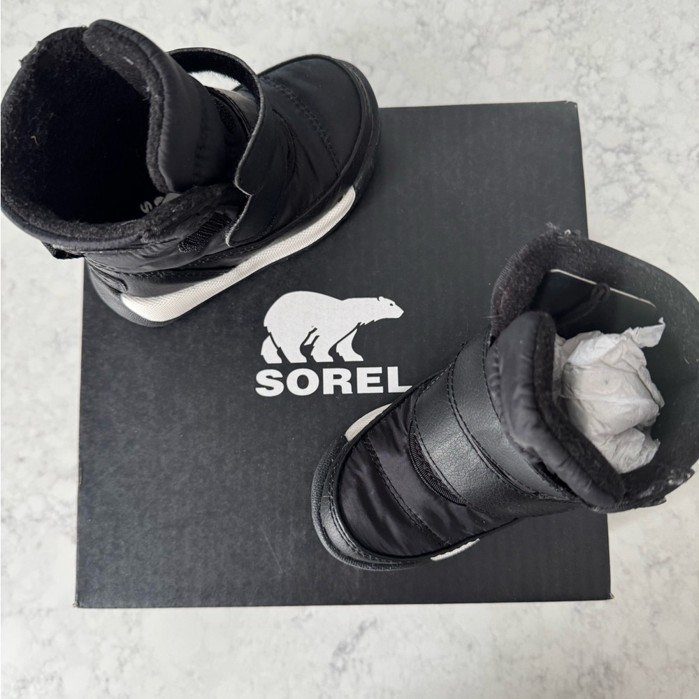 NWT toddler Sorel Boots Size 4 unisex